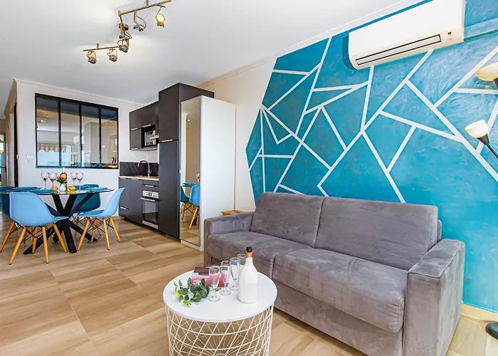 Vue Port De Garavan Apartment Menton