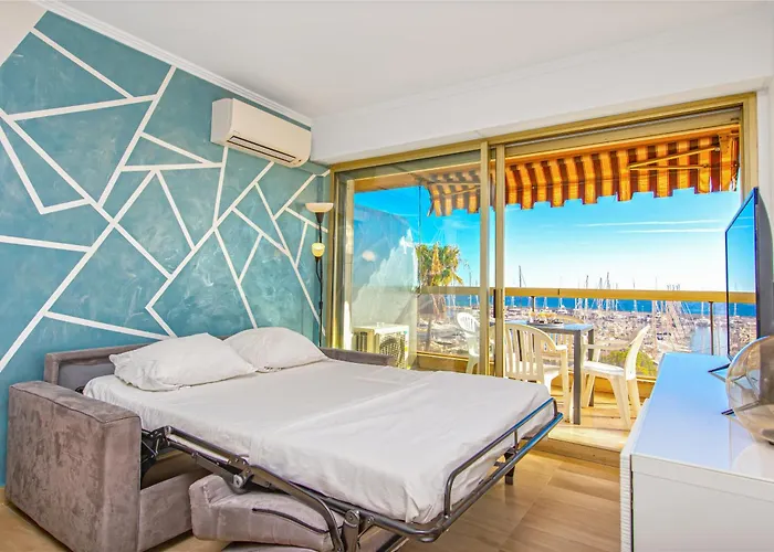 Vue Port De Garavan Apartment