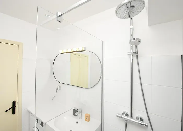 Vue Port De Garavan Menton