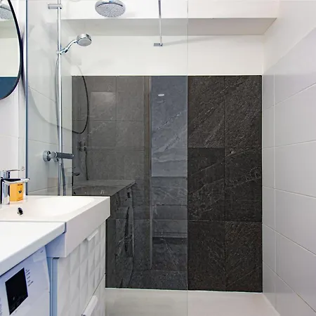 Vue Port De Garavan * Menton